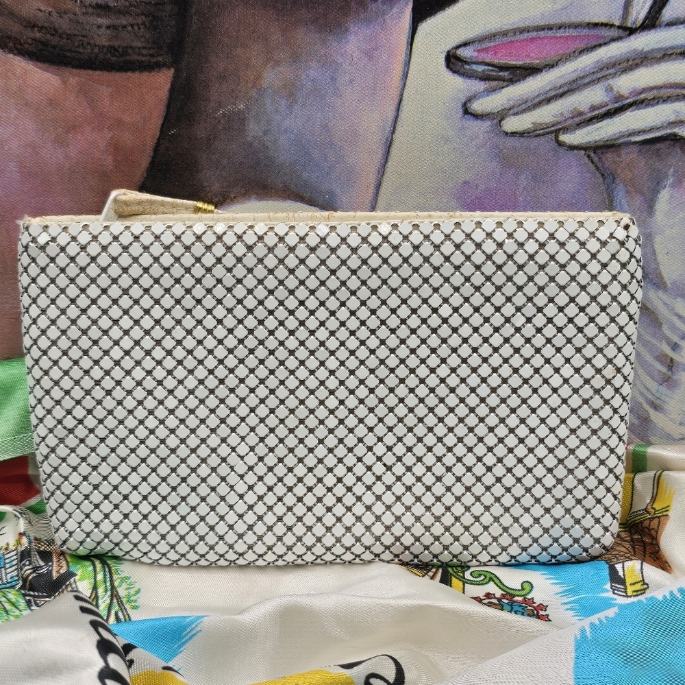 Vintage Hong Kong White Metal Aluminum Mesh Chainmail Wristlet Clutch